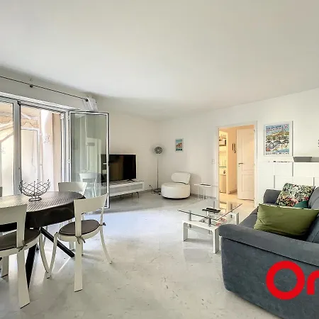 Proche Plages Avec Piscine, Sauna, Parking Et Climatisation - Fr-1-647-23 Appartement Menton