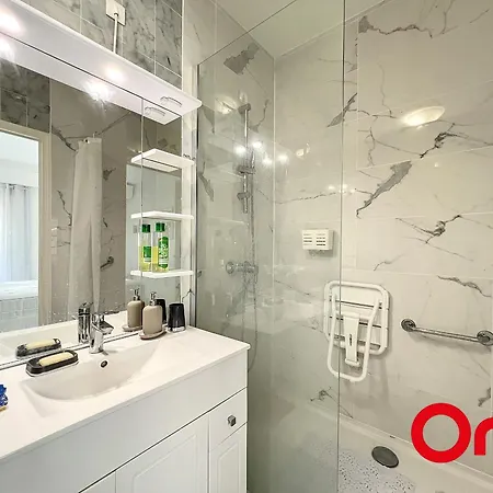 Appartement Proche Plages Avec Piscine, Sauna, Parking Et Climatisation - Fr-1-647-23